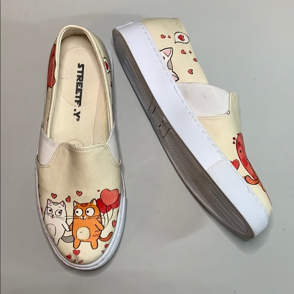 Streetfly Shoes - Streetfly cats with hearts loafers, size 37